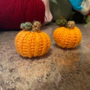 fall thanksgiving decor crochet knit pumpkins